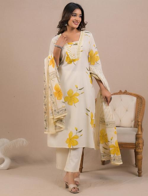 women three quarter sleeve kurta pant with dupatta set - 21962201 -  Standard Image - 0