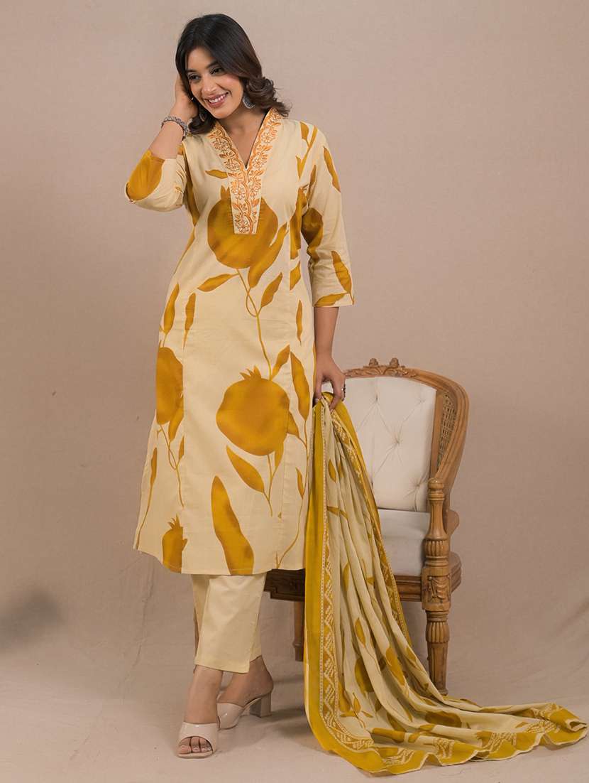 women three quarter sleeve kurta pant with dupatta set - 21962204 -  Standard Image - 3