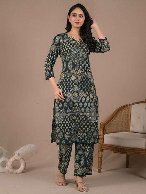 Women Printed Three Quarter Sleeve Kurta Pant Set