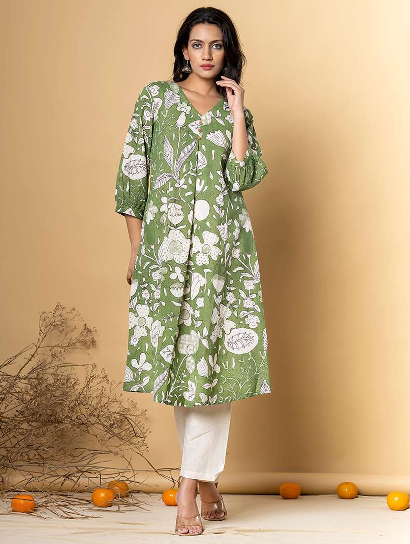 women printed three quarter sleeve kurta pant set