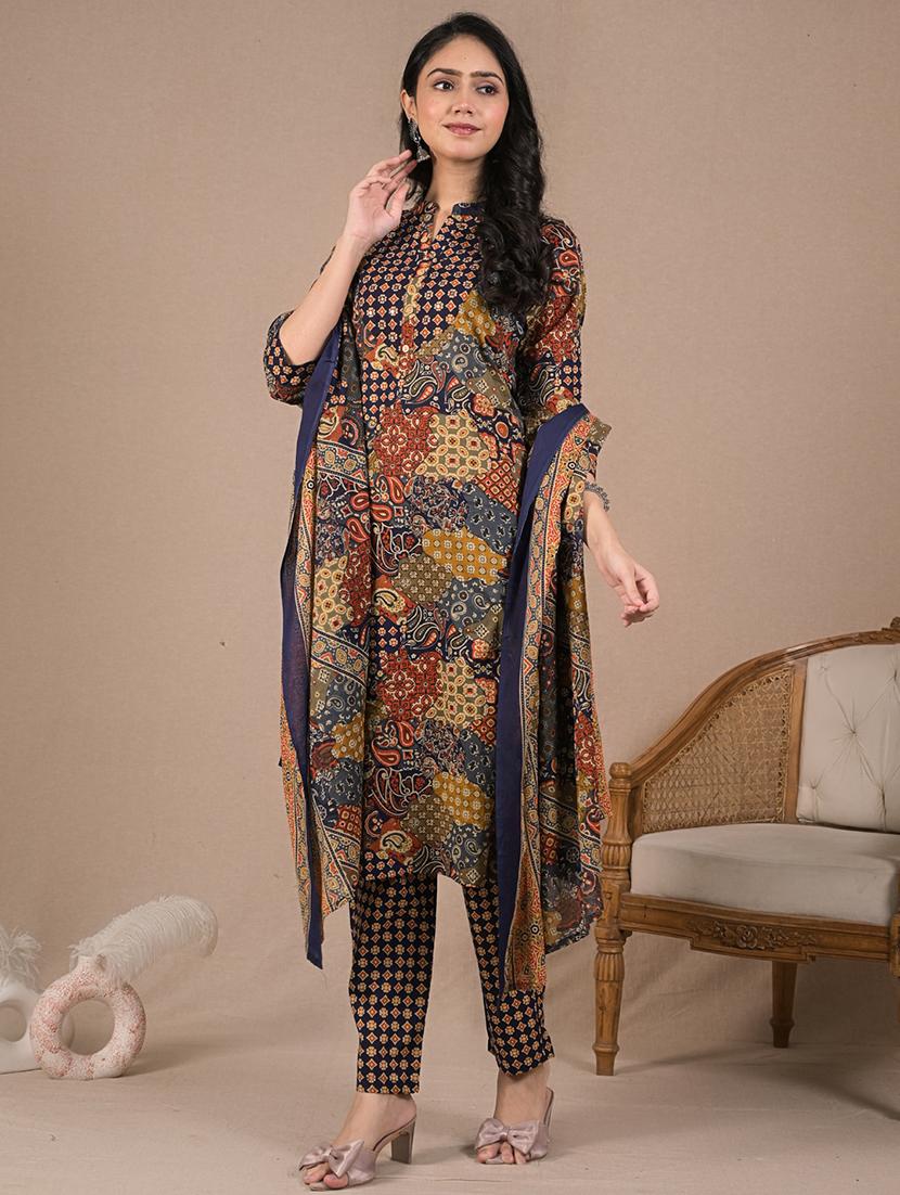 women three quarter sleeve kurta pant with dupatta set - 21962229 - Standard Image - 3