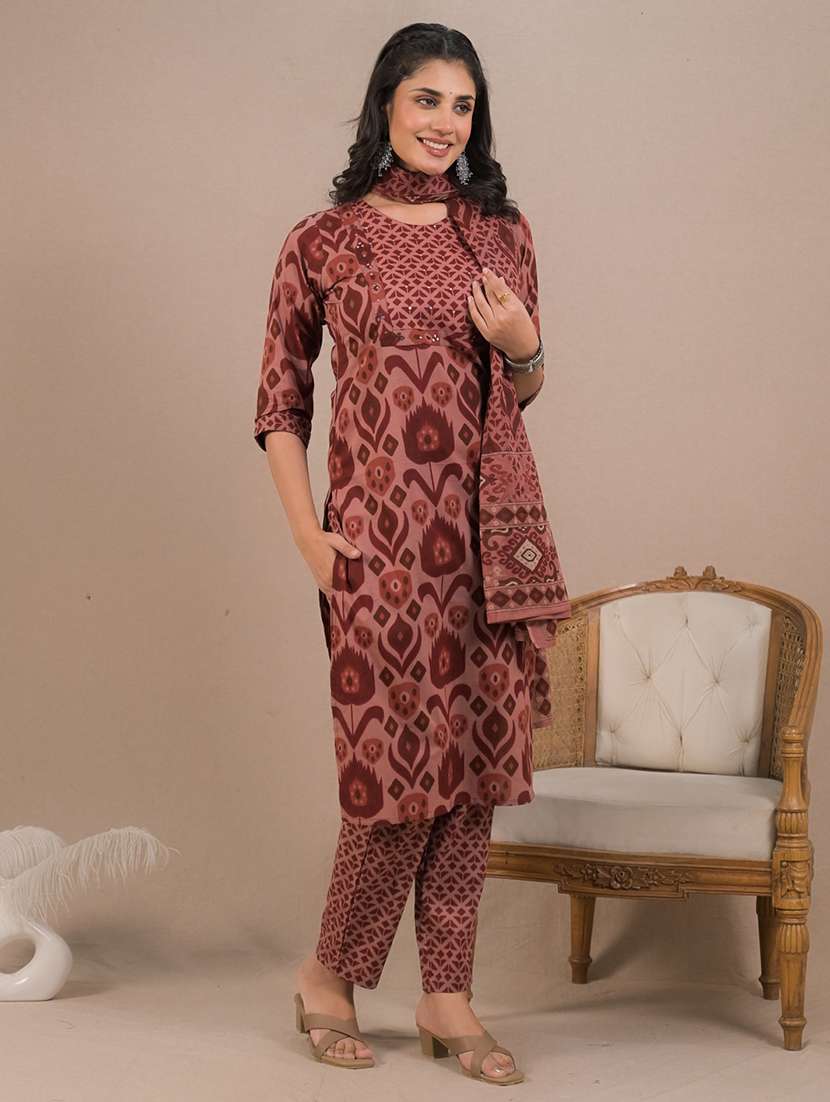 women three quarter sleeve kurta pant with dupatta set - 21962231 -  Standard Image - 3