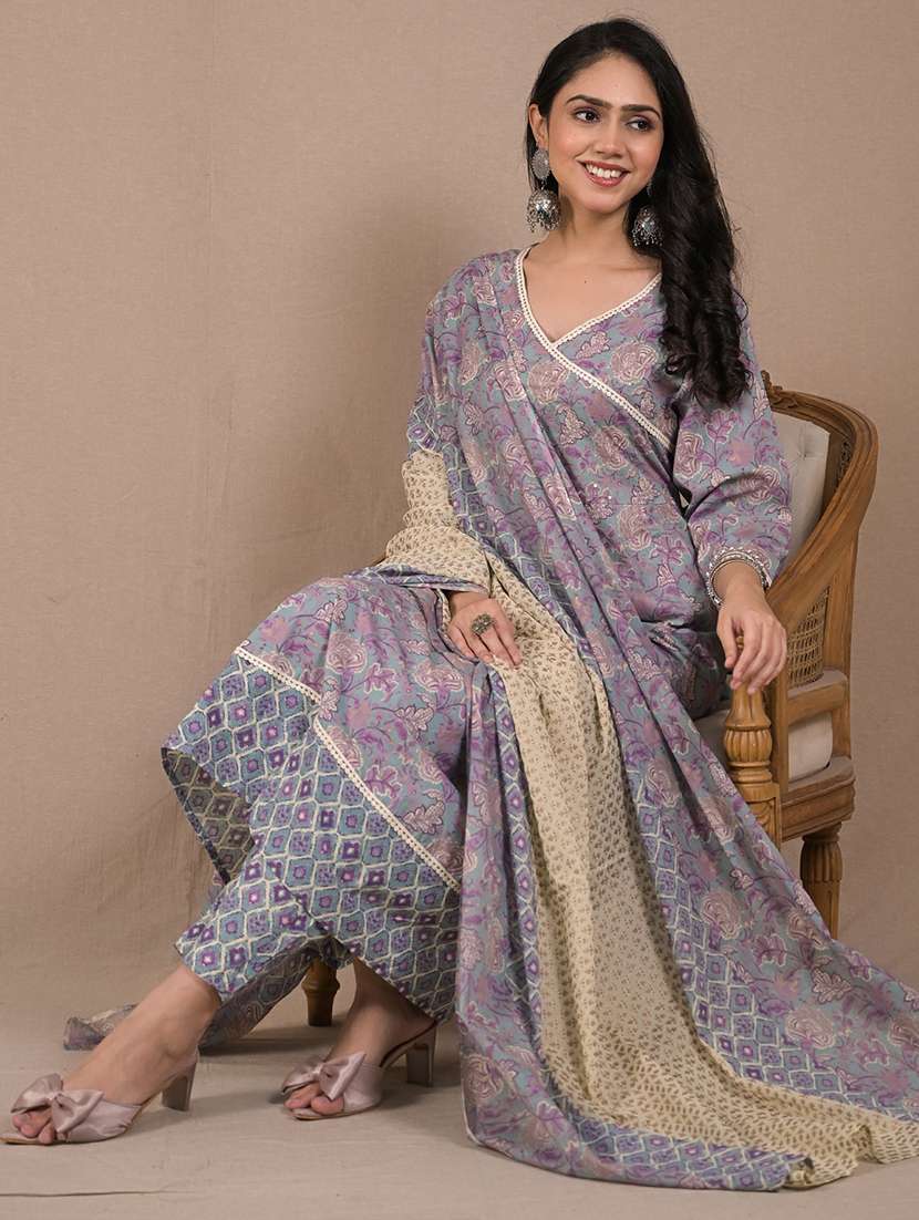 women three quarter sleeve anarkali kurta pant with dupatta set - 21962257 -  Standard Image - 3