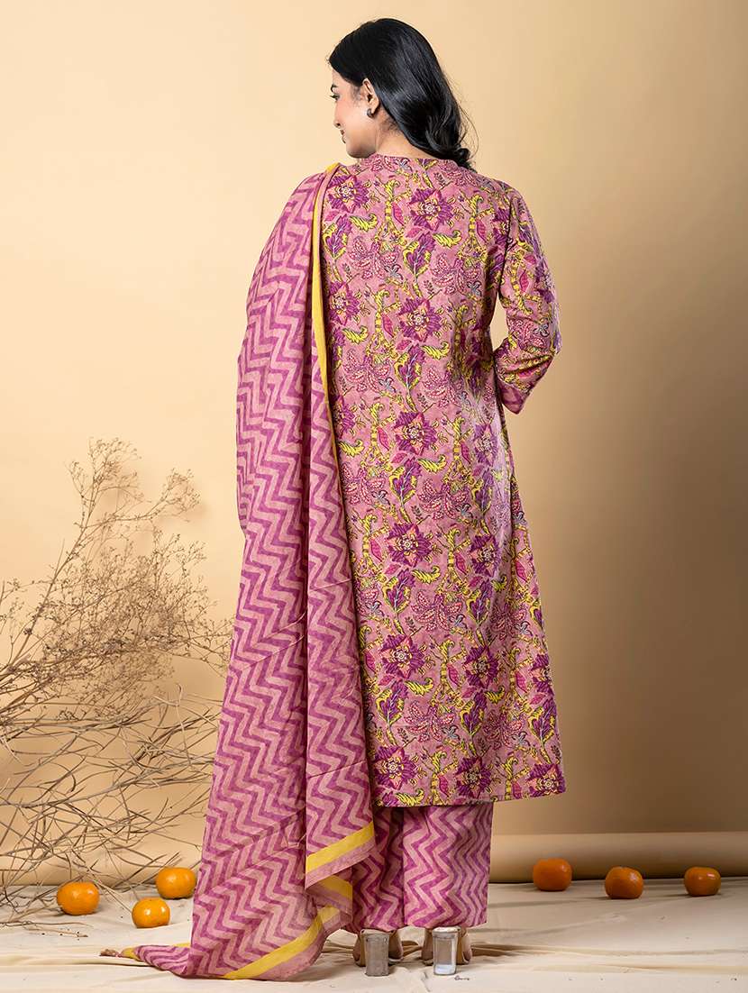 women three quarter sleeve kurta pant with dupatta set - 21962285 -  Standard Image - 3