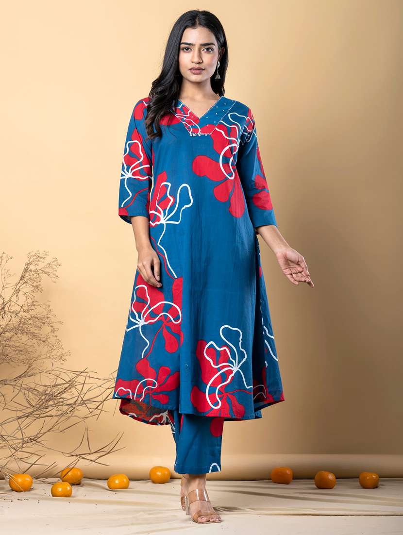 women printed three quarter sleeve kurta pant set