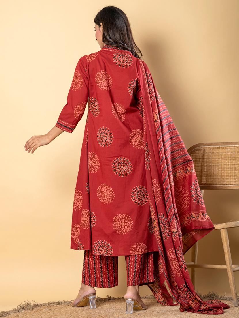 women three quarter sleeve kurta pant with dupatta set - 21962302 - Standard Image - 3