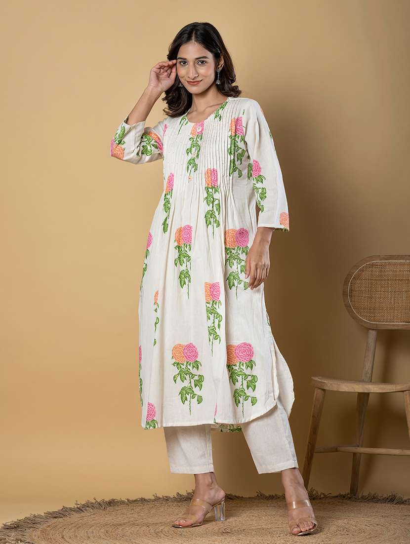 women printed three quarter sleeve kurta pant set