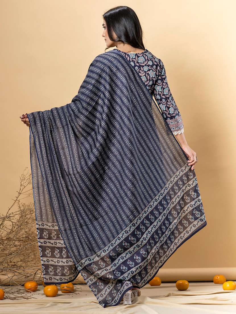 women three quarter sleeve kurta pant with dupatta set - 21962319 -  Standard Image - 3