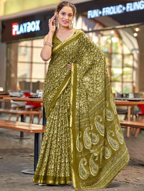 women printed casual wear saree with blouse - 21962366 -  Standard Image - 0
