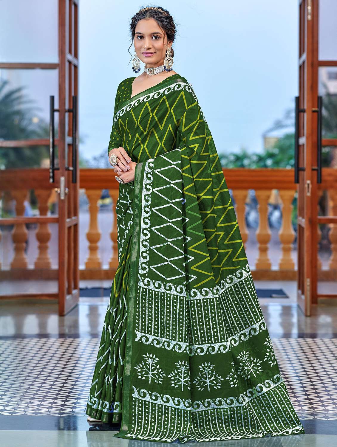 women printed casual wear saree with blouse