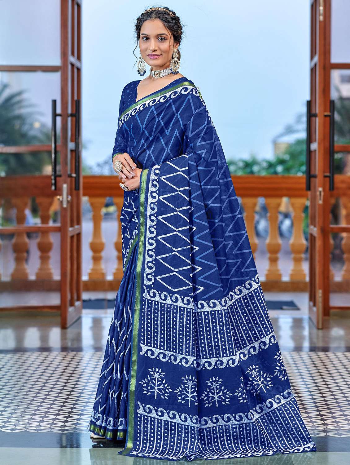 women printed casual wear saree with blouse