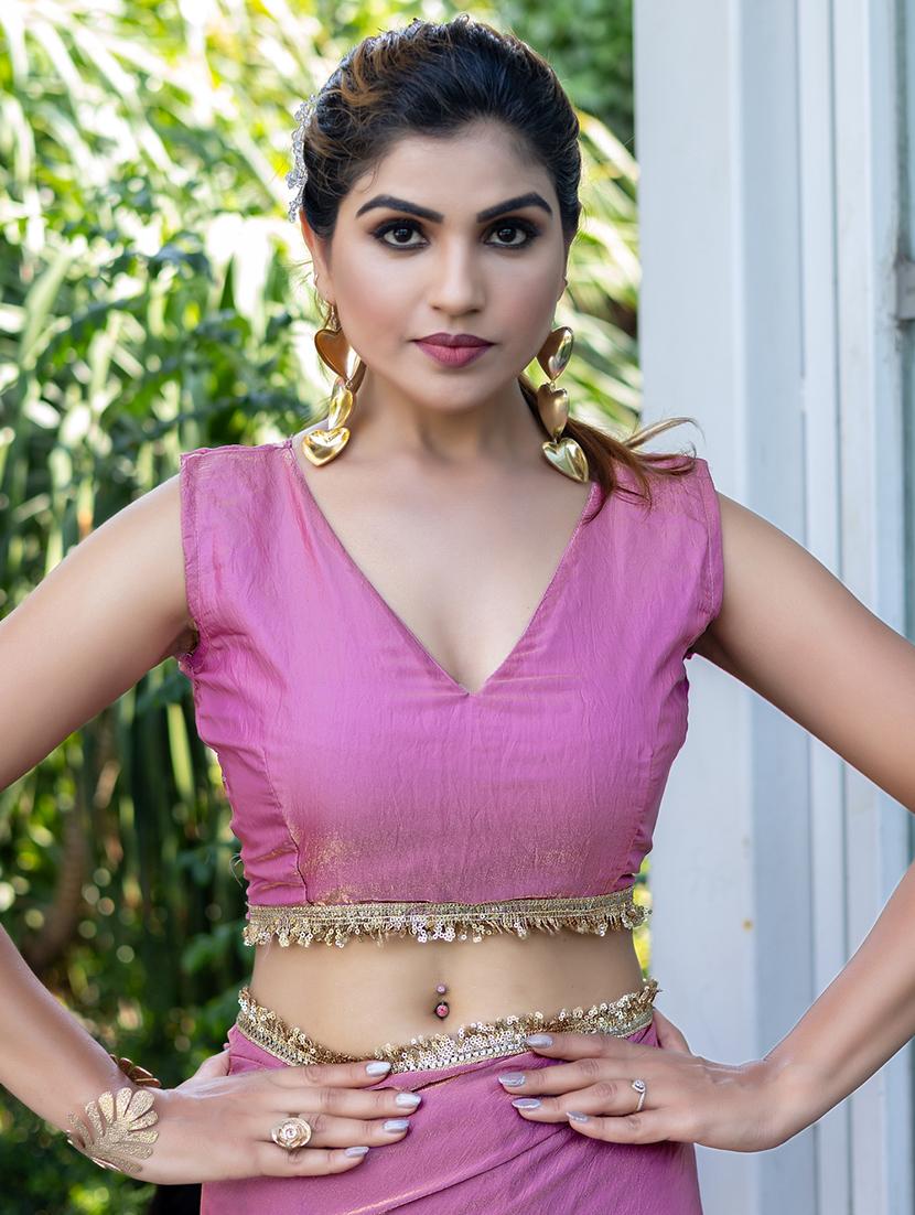 women solid with embellished bordered saree with blouse - 21962550 - Standard Image - 5