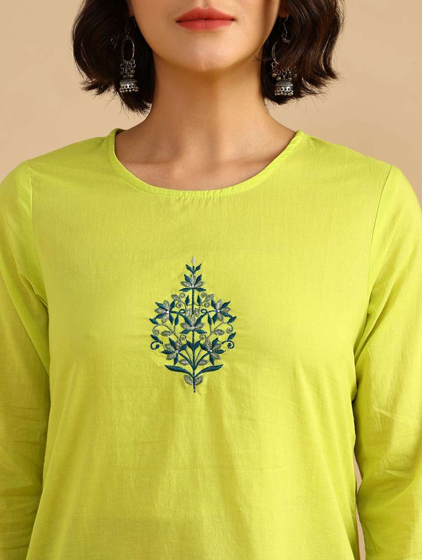 women three quarter sleeve straight kurta - 21962782 -  Standard Image - 5