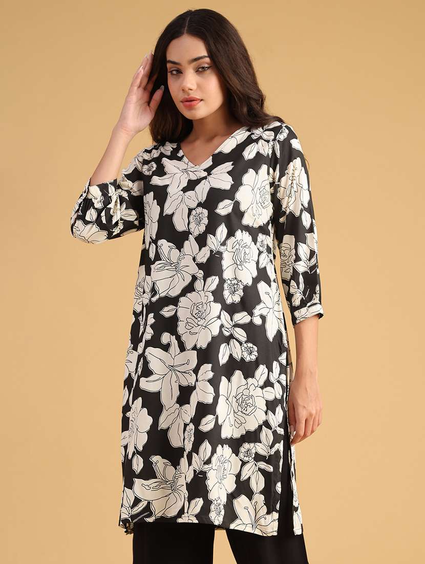 women printed three quarter sleeve straight kurta