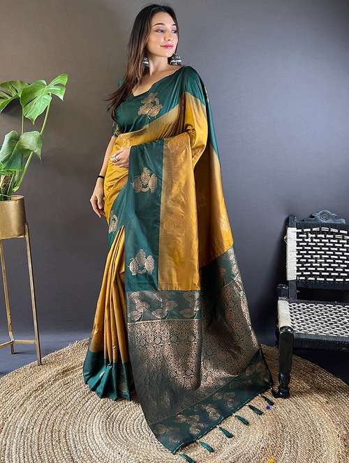 women self design bordered saree with blouse - 21963015 -  Standard Image - 0