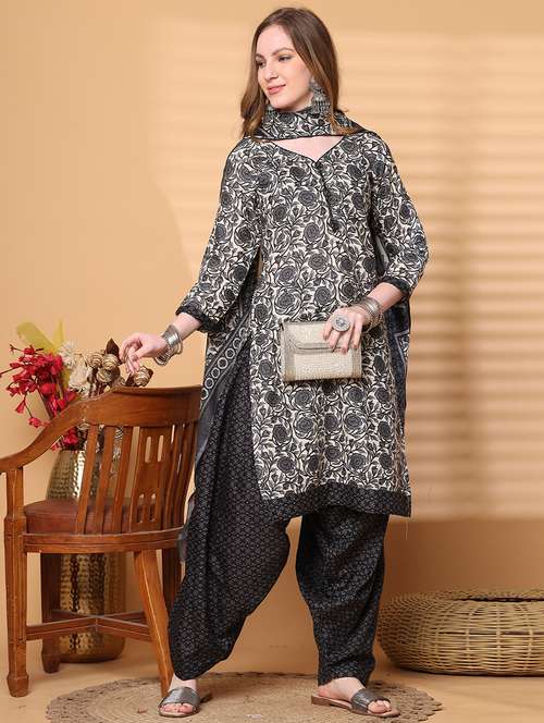 women printed three quarter sleeve kurta salwar with dupatta set - 21963386 -  Standard Image - 0