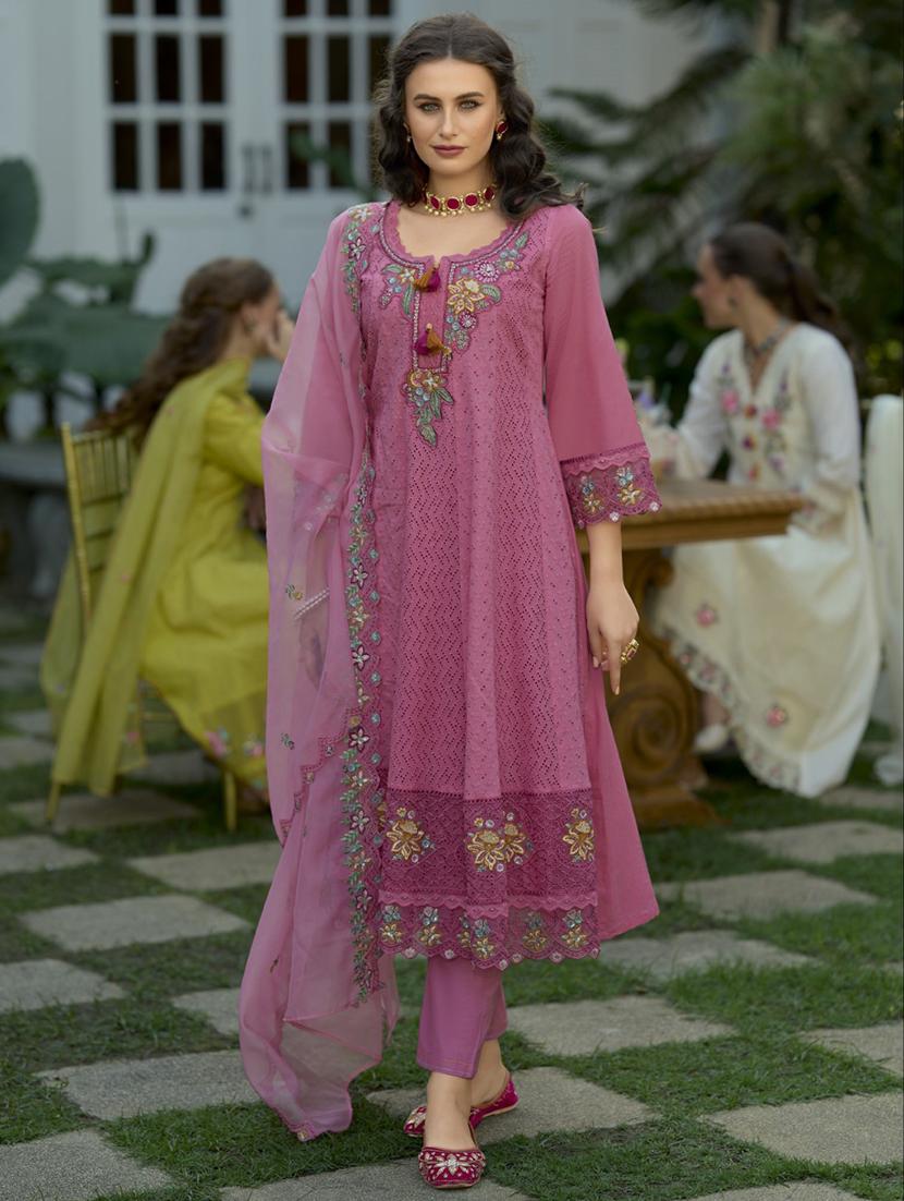 women three quarter sleeve kurta pant with dupatta set - 21963467 - Zoom Image - 0
