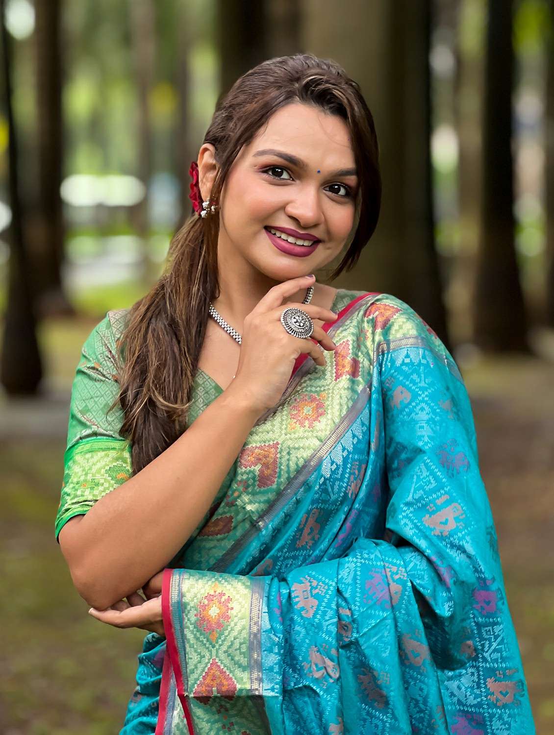 women self design patola saree with blouse - 21964306 -  Standard Image - 3