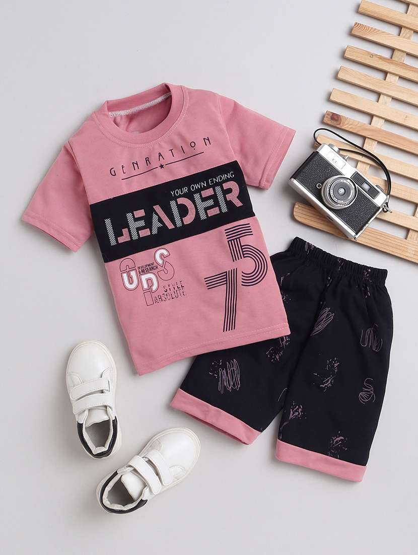boys printed t-shirt & shorts casual wear set