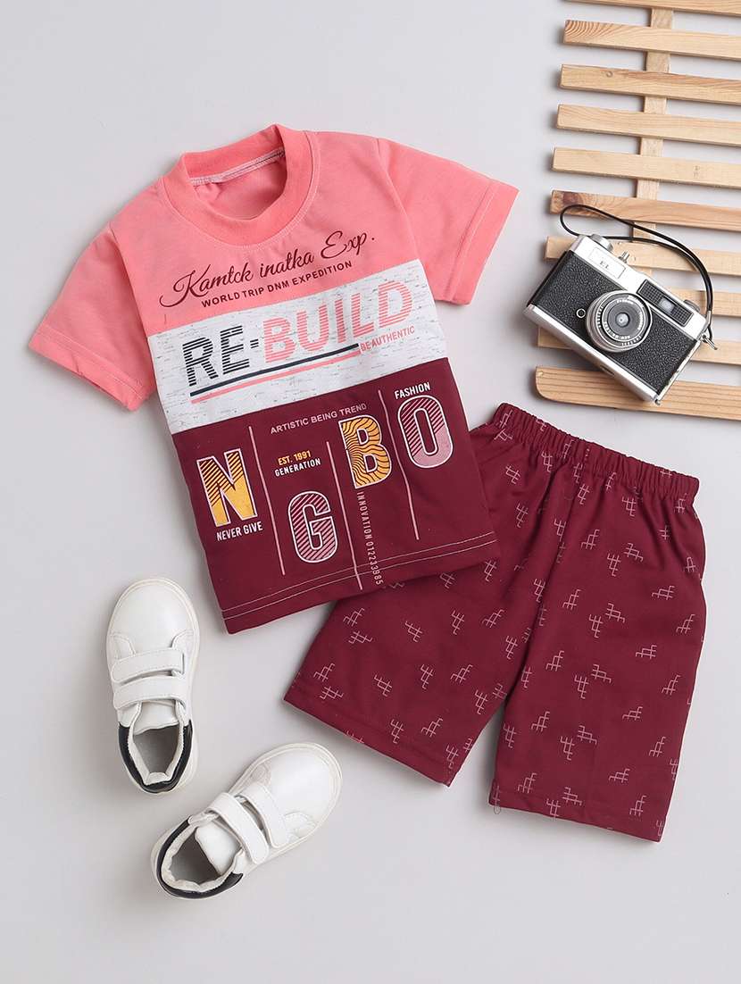 boys printed t-shirt & shorts casual wear set