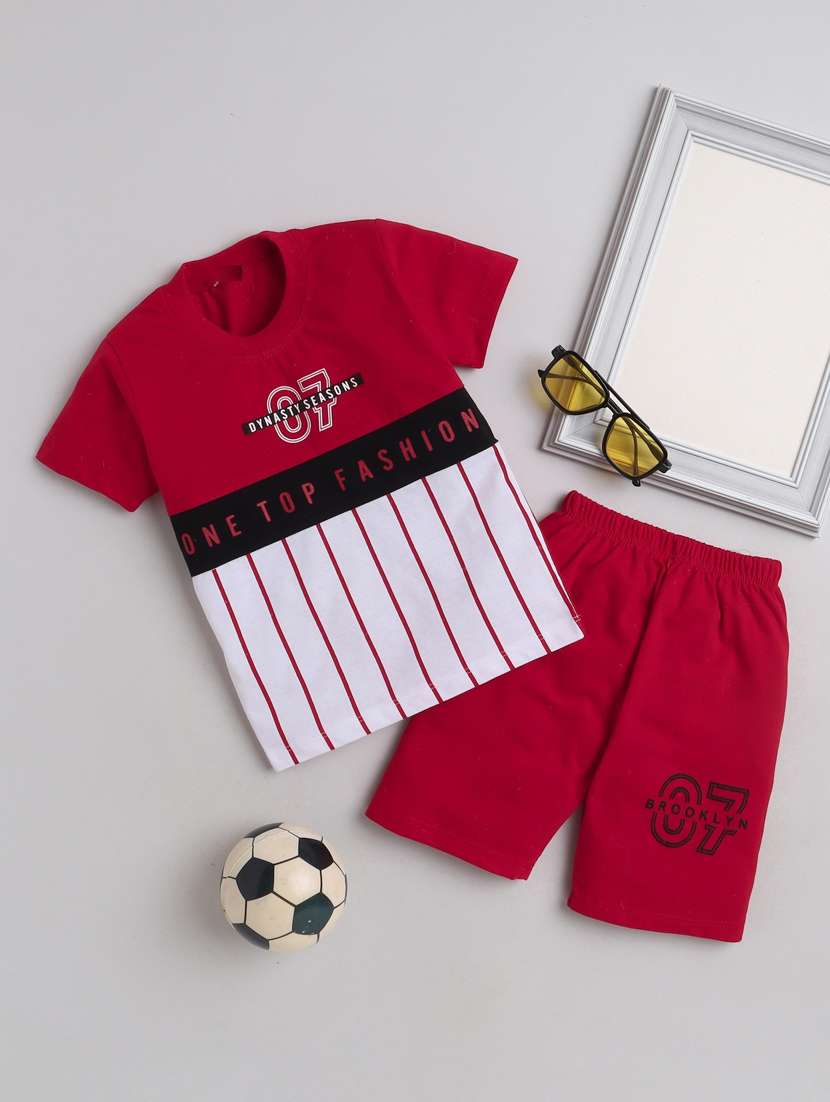 boys printed t-shirt & shorts casual wear set