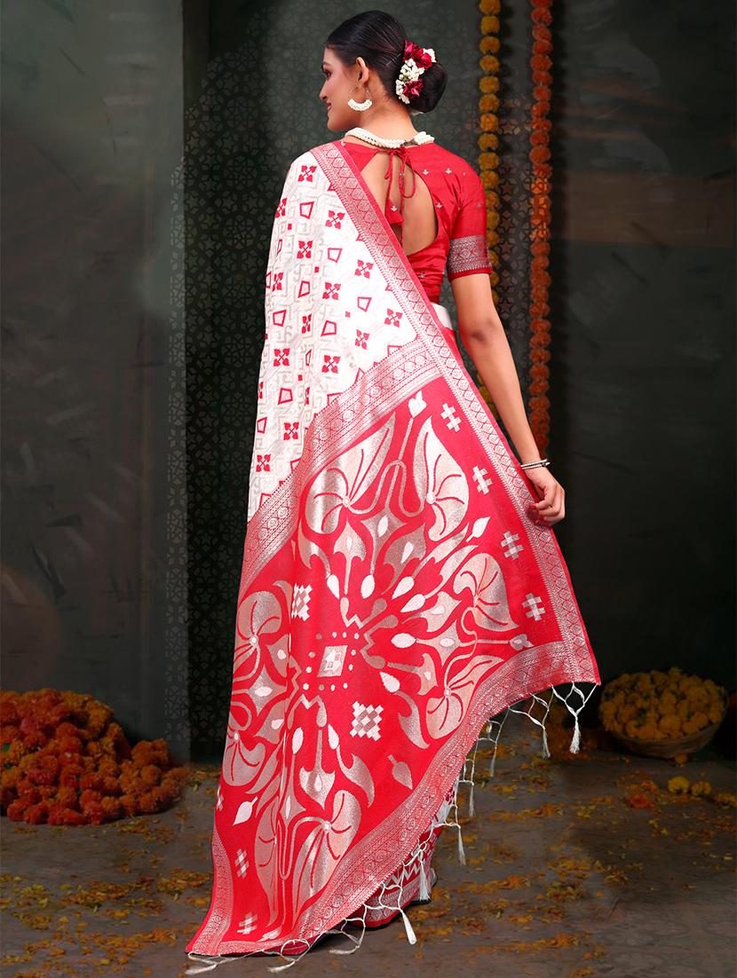 women self design bordered saree with blouse - 21964875 - Standard Image - 3