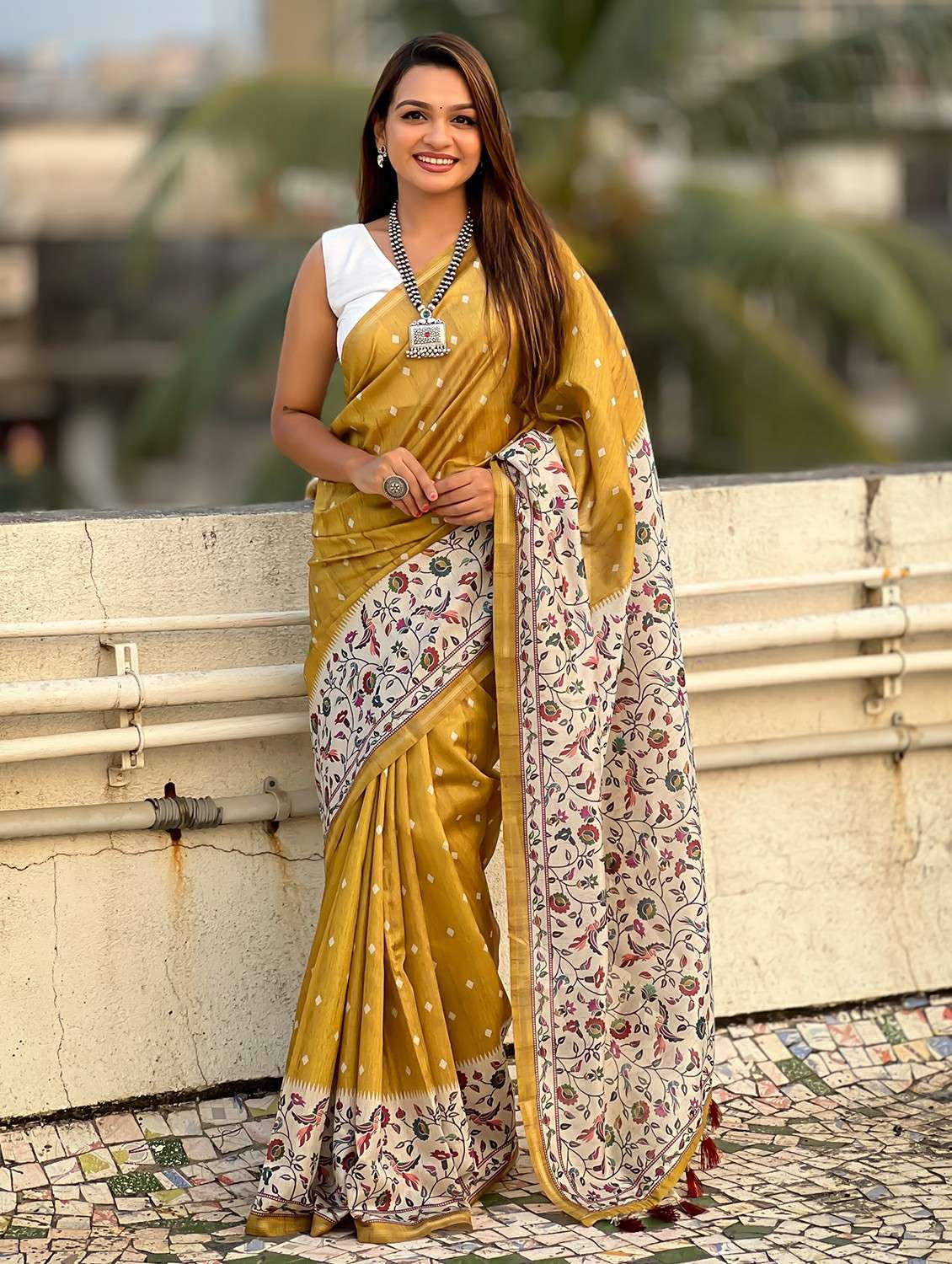 women printed casual wear saree with blouse