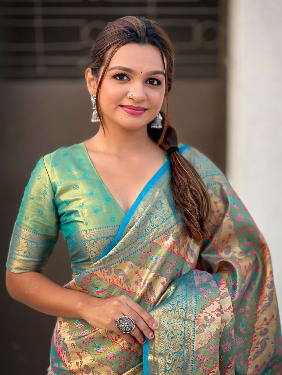 women self design banarasi saree with blouse - 21965059 -  Standard Image - 3