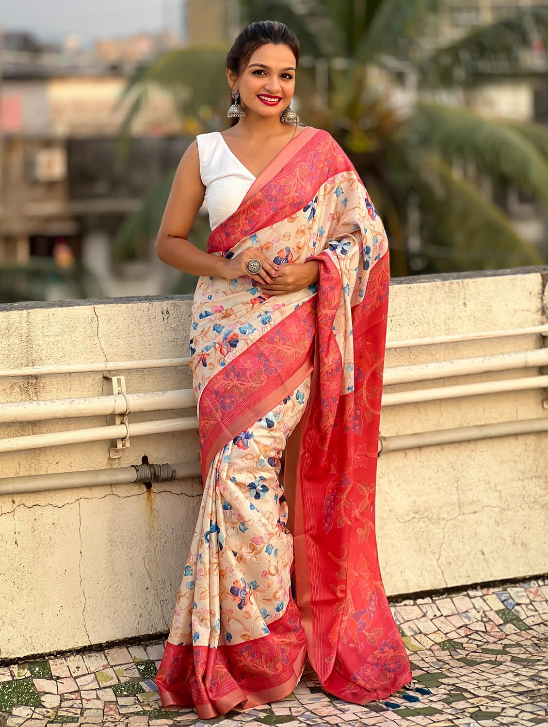 women floral printed bordered saree with blouse - 21965097 - Zoom Image - 0