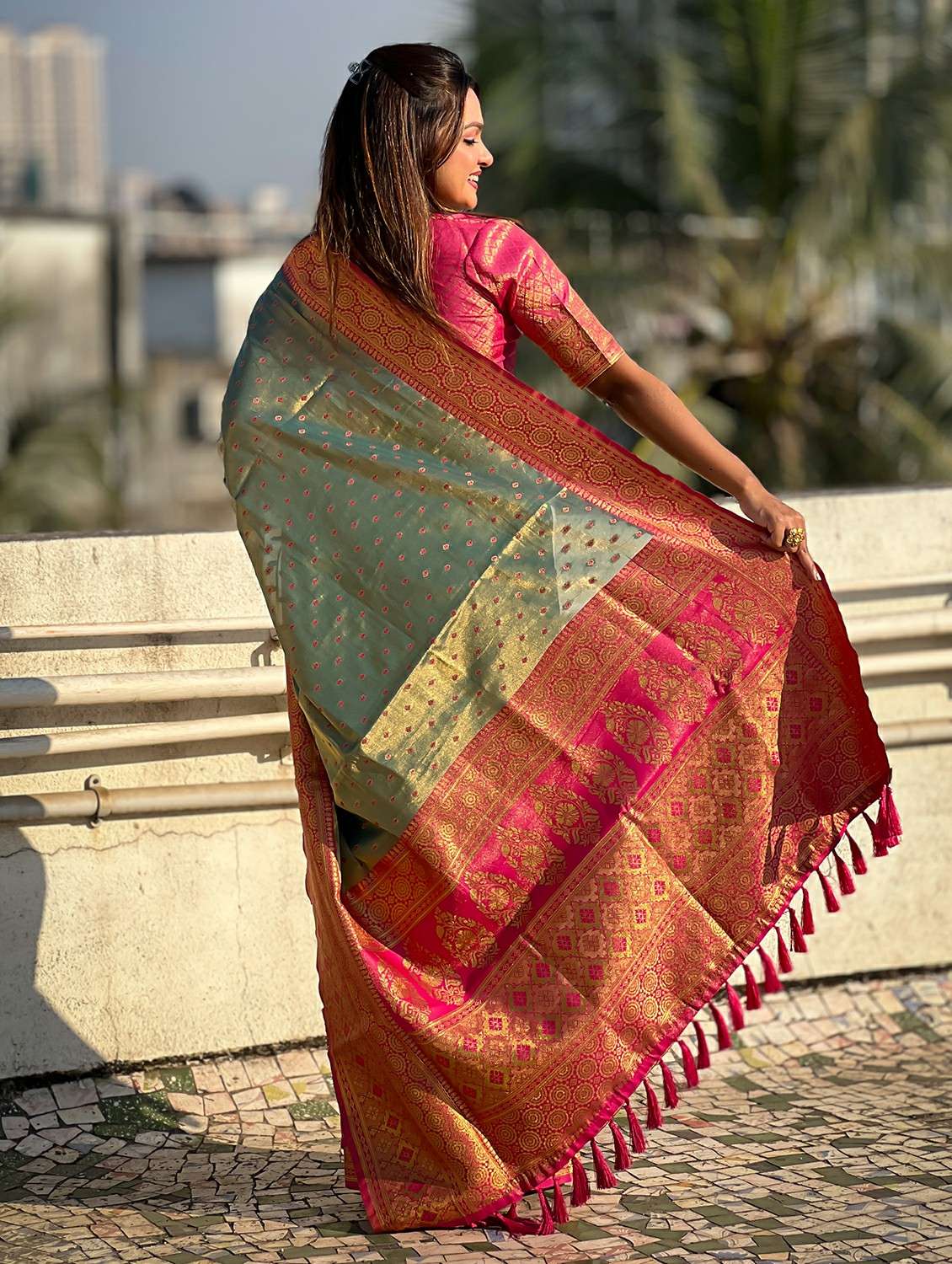 women self design banarasi saree with blouse - 21965104 -  Standard Image - 3