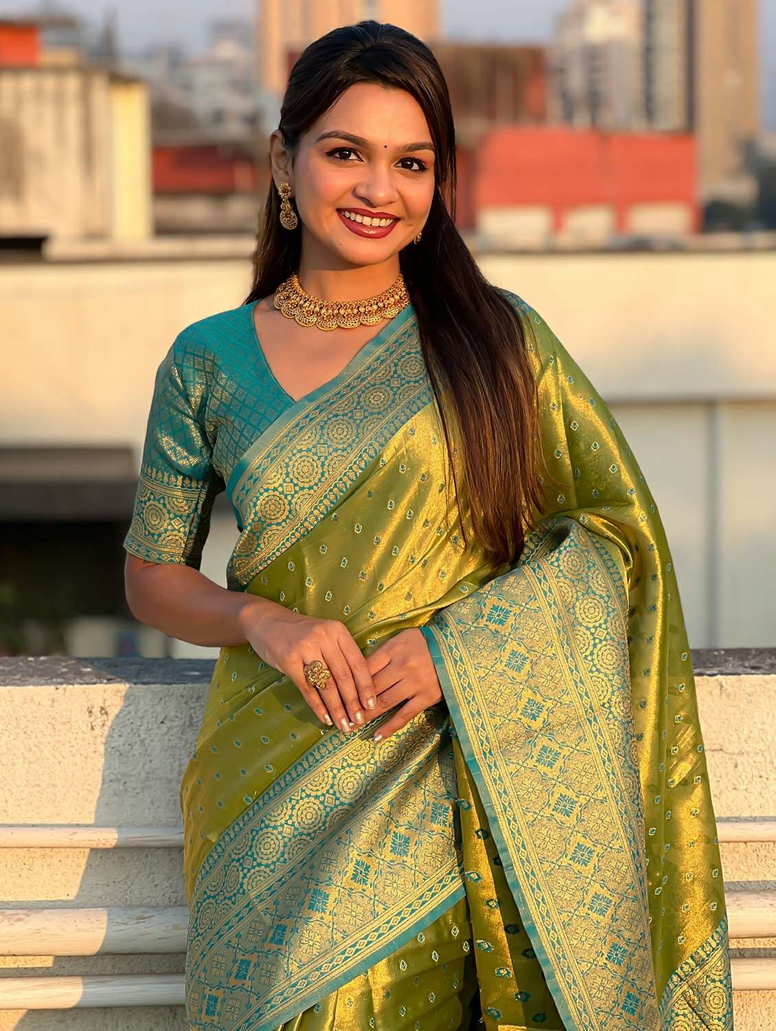 women self design banarasi saree with blouse - 21965106 -  Standard Image - 3