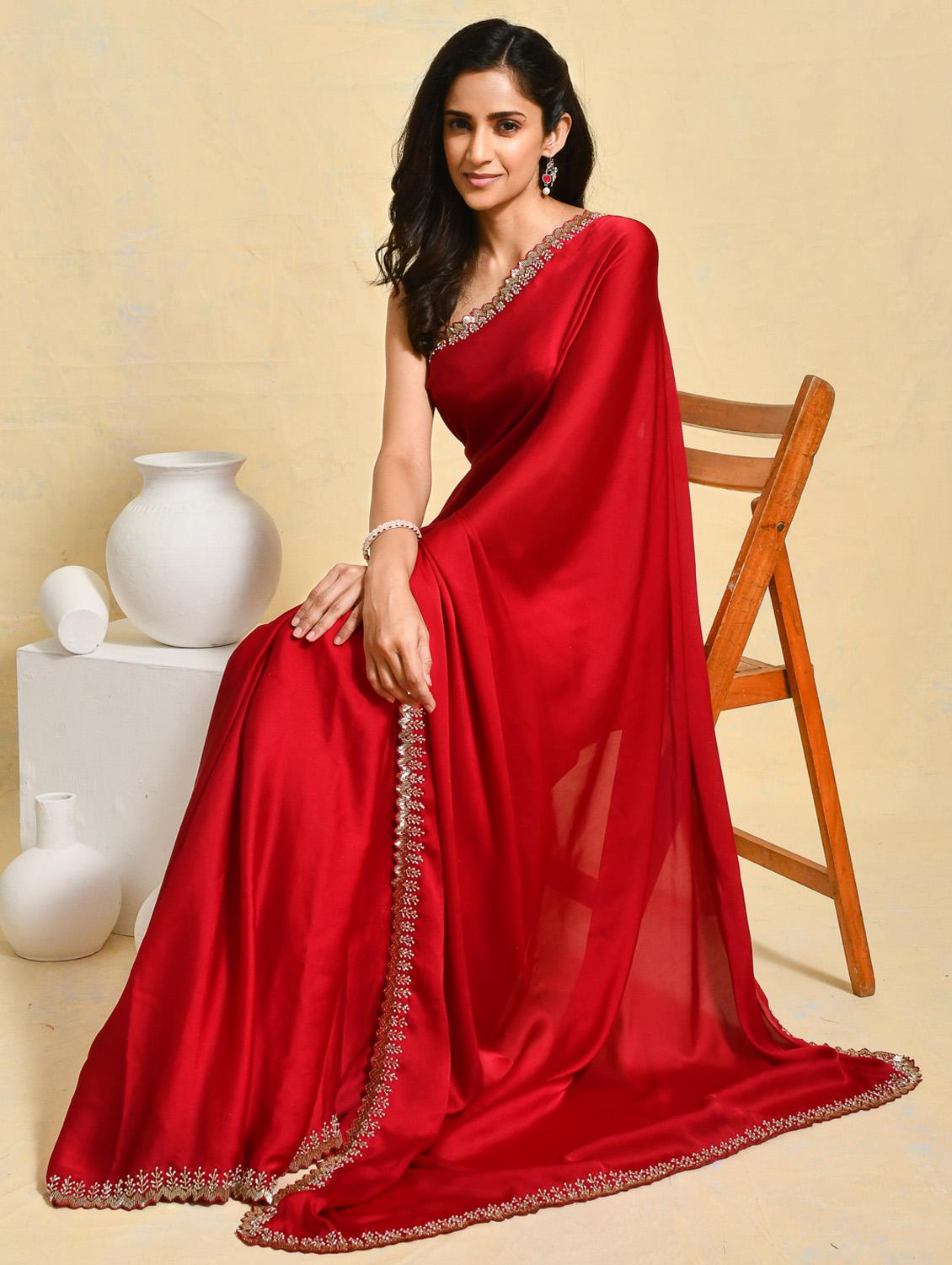 women solid with embellished bordered saree with blouse - 21965527 - Standard Image - 3