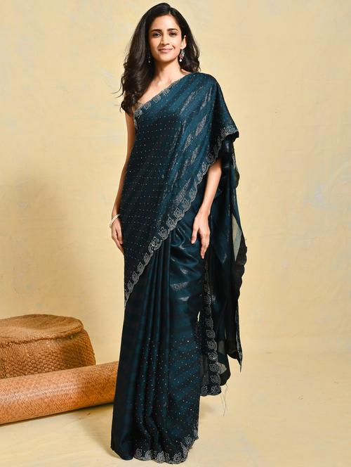 women striped embellished saree with blouse - 21965548 - Standard Image - 0