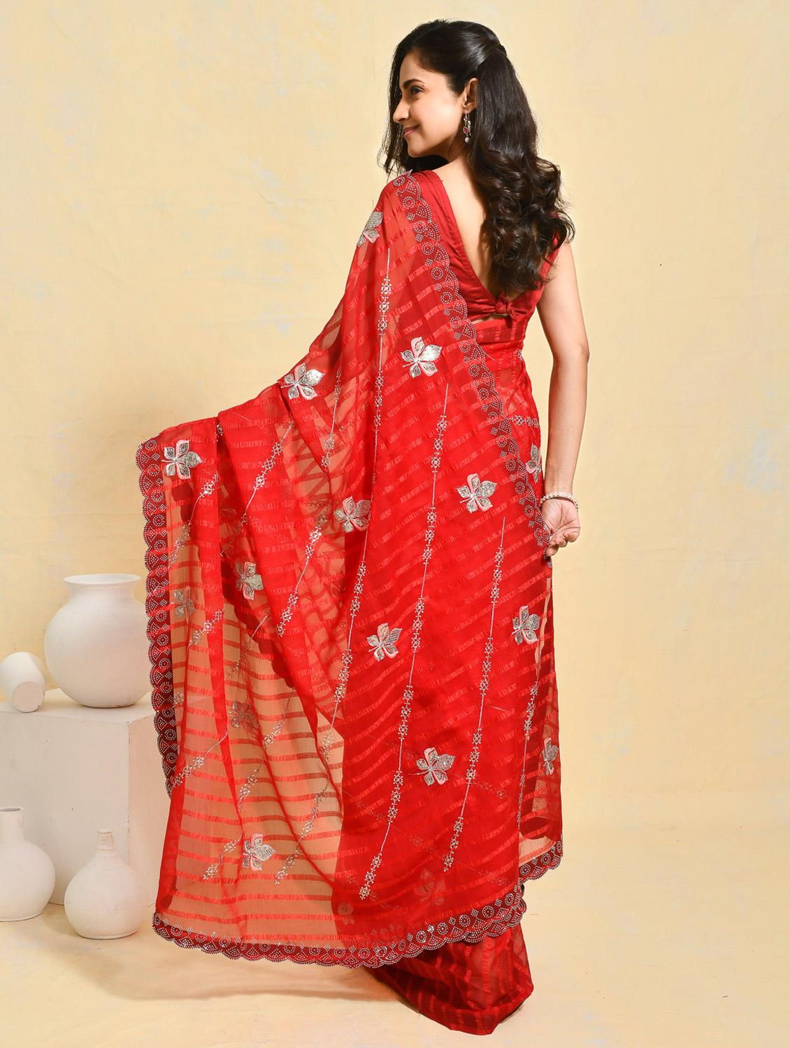 women striped embroidered saree with blouse - 21965565 - Standard Image - 3