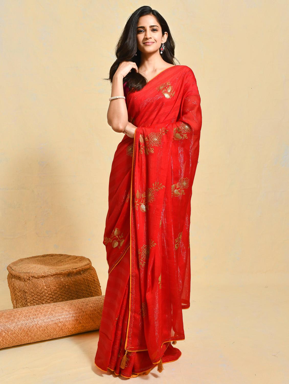 women striped embroidered saree with blouse - 21965566 -  Zoom Image - 0