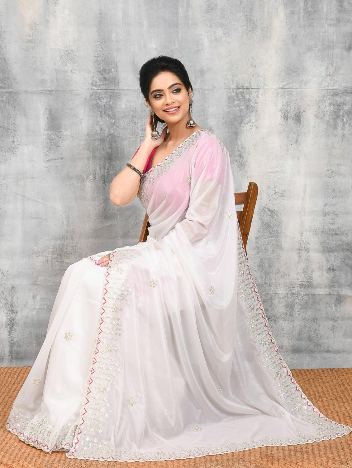 women solid with work embroidered saree with blouse - 21965584 - Standard Image - 3