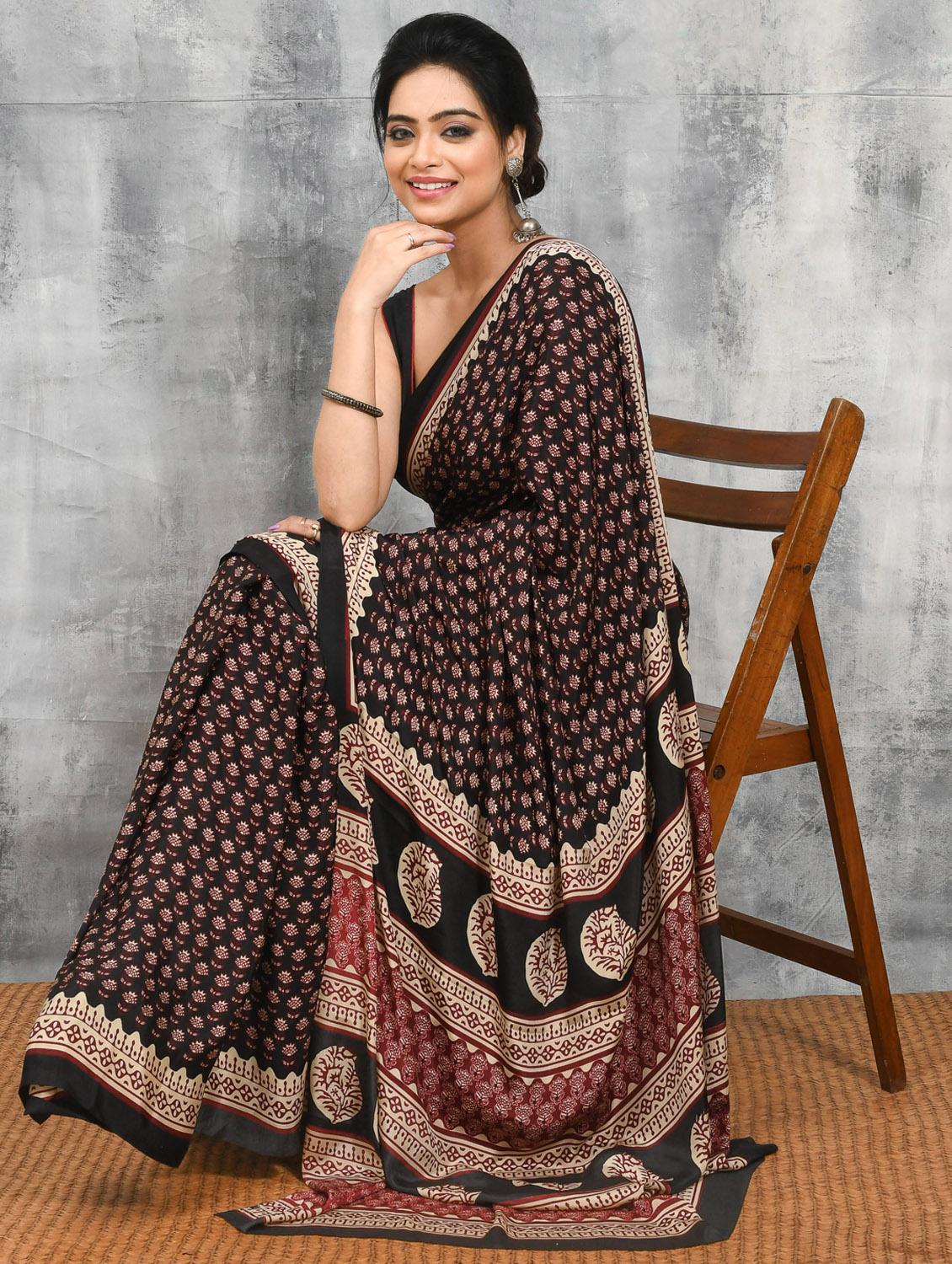 women printed casual wear saree with blouse - 21965613 - Standard Image - 3