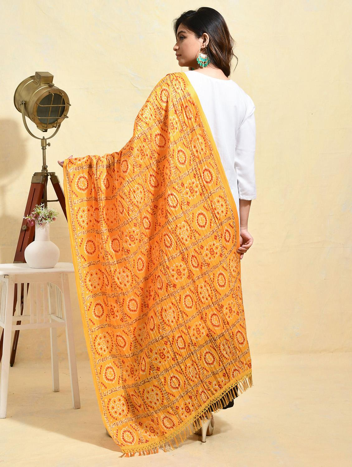 women yellow bandhani printed dupatta - 21965776 - Standard Image - 3