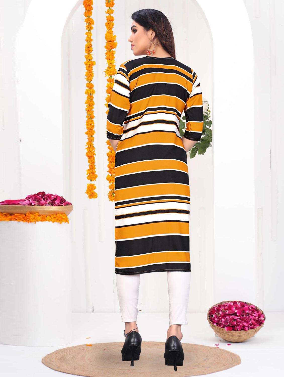 women striped three quarter sleeve straight kurta - 21965879 -  Standard Image - 3