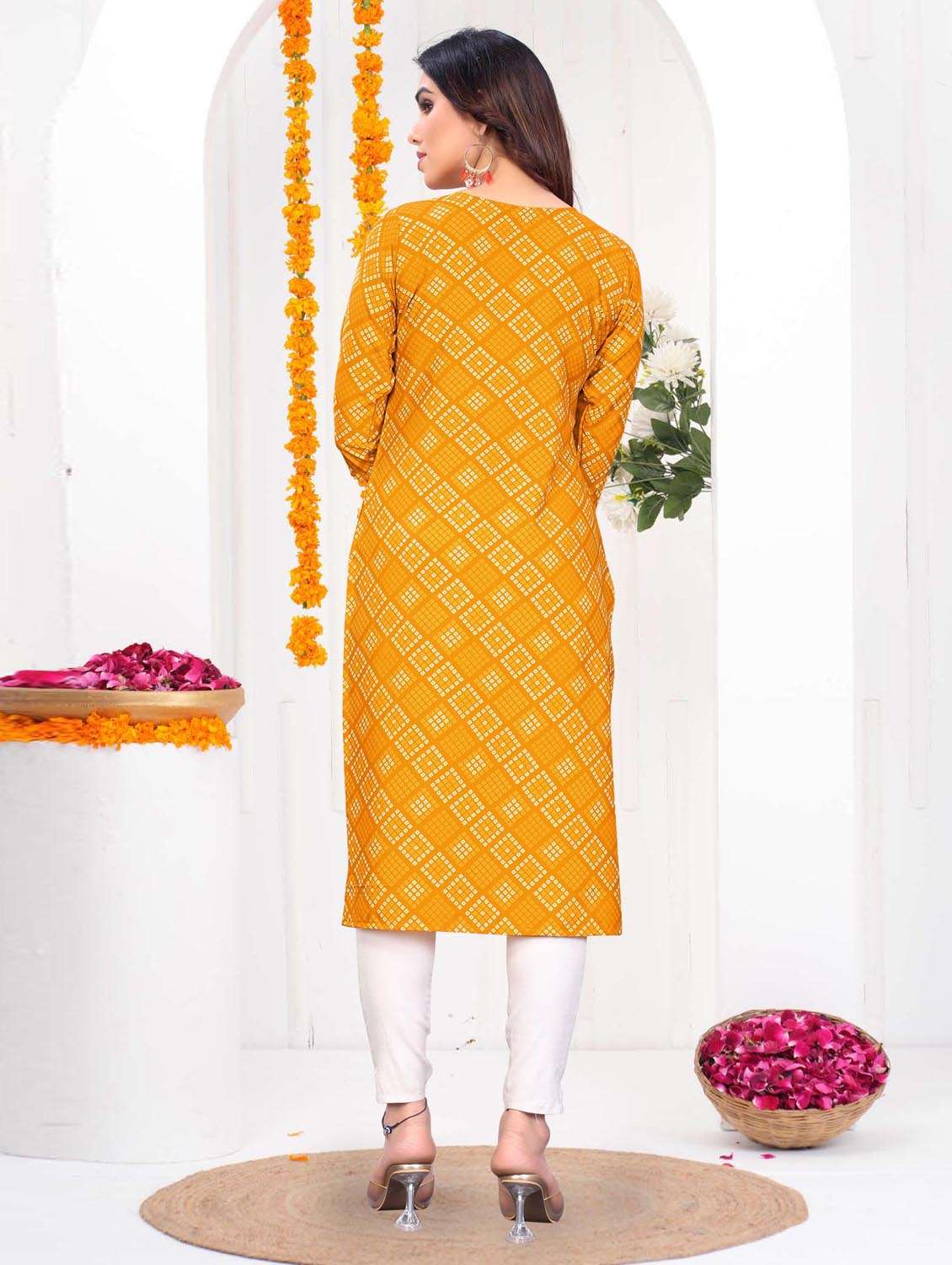 women printed three quarter sleeve straight kurta - 21965897 -  Standard Image - 3