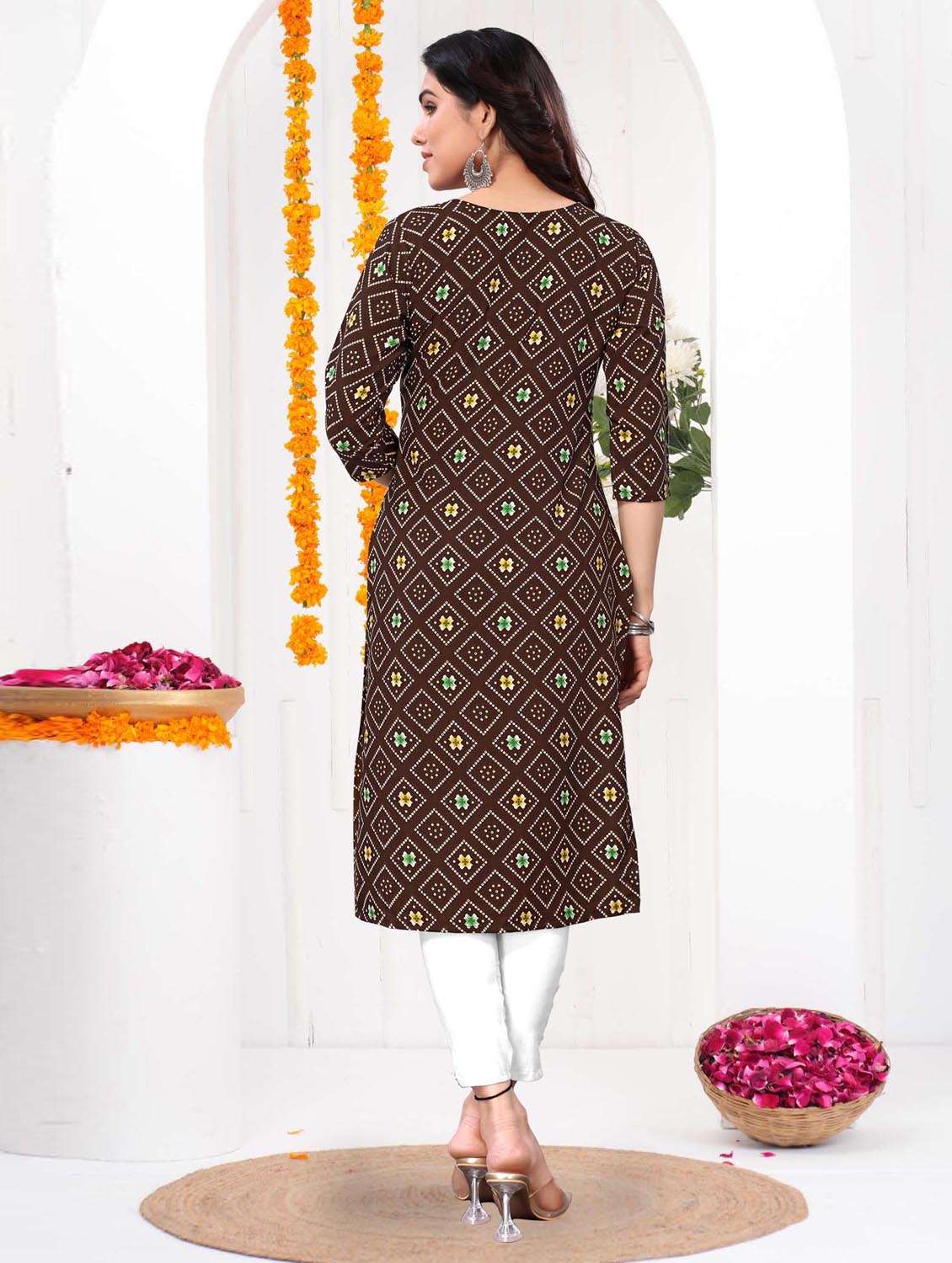 women printed three quarter sleeve straight kurta - 21965904 -  Standard Image - 3