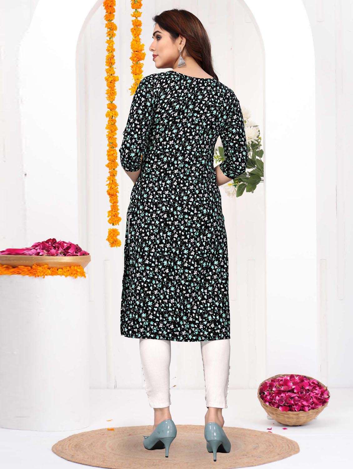 women printed three quarter sleeve straight kurta - 21965919 -  Standard Image - 3
