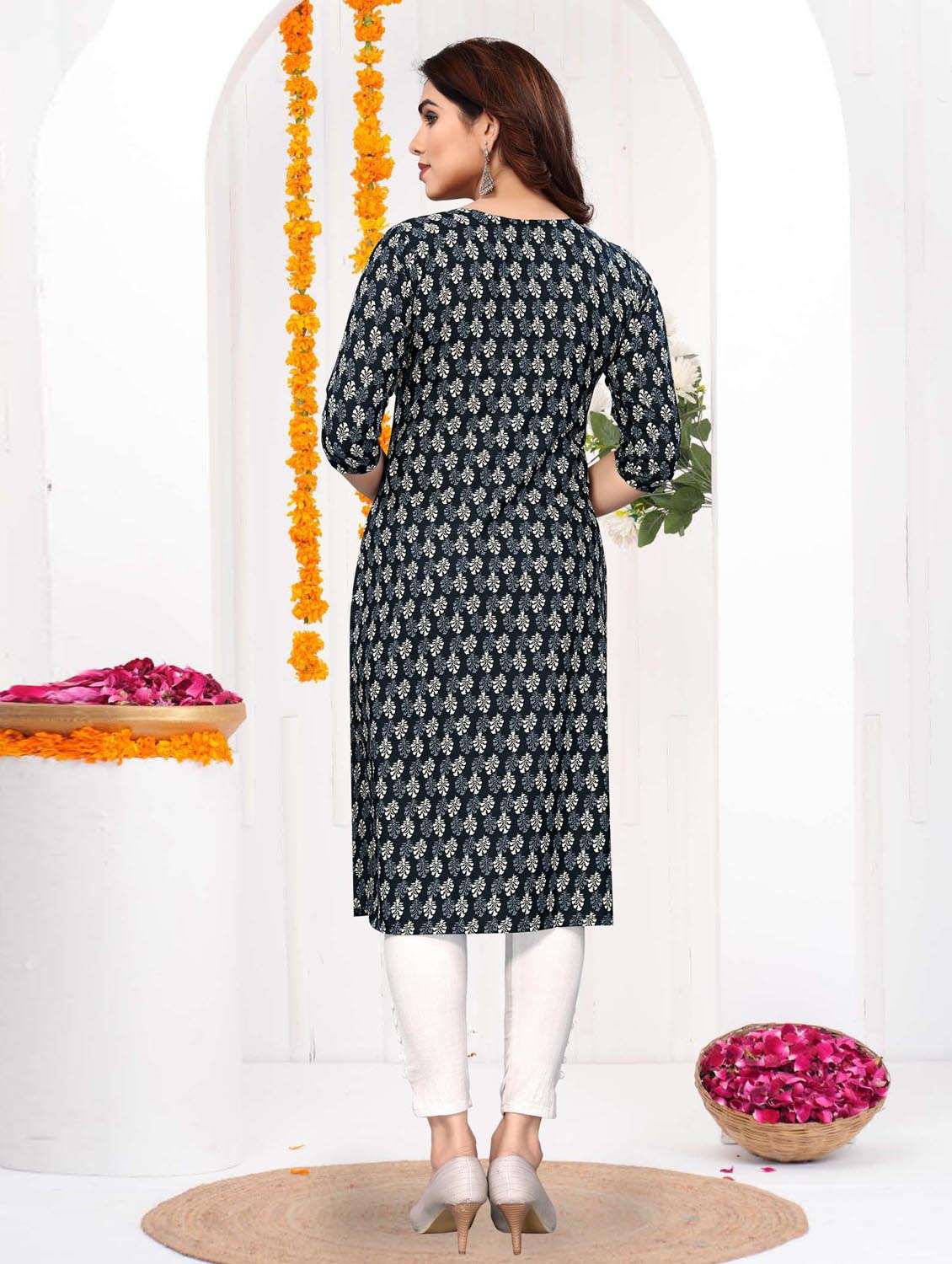 women printed three quarter sleeve straight kurta - 21965923 -  Standard Image - 3
