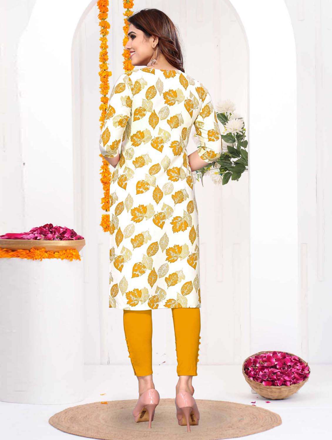 women printed three quarter sleeve straight kurta - 21965928 -  Standard Image - 3