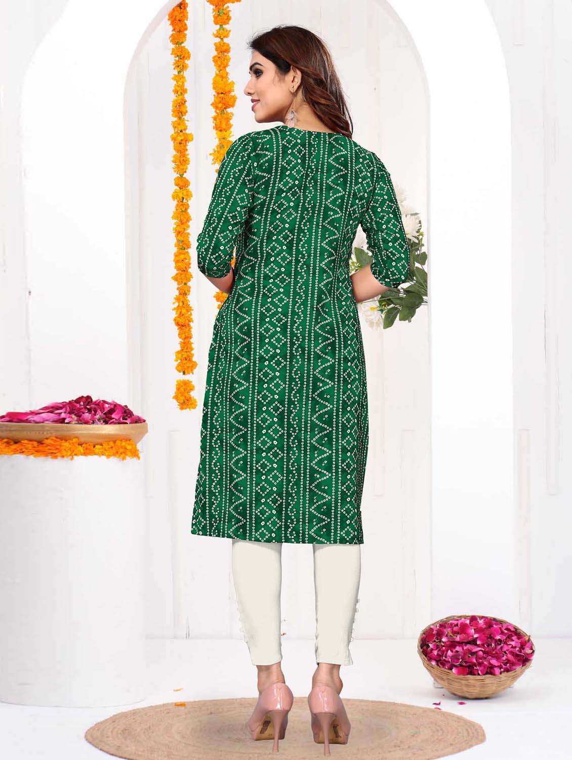 women printed three quarter sleeve straight kurta - 21965931 -  Standard Image - 3