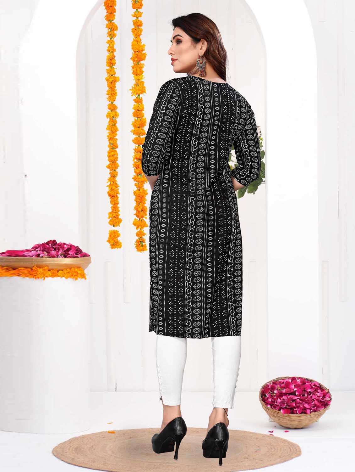 women printed three quarter sleeve straight kurta - 21965964 -  Standard Image - 3