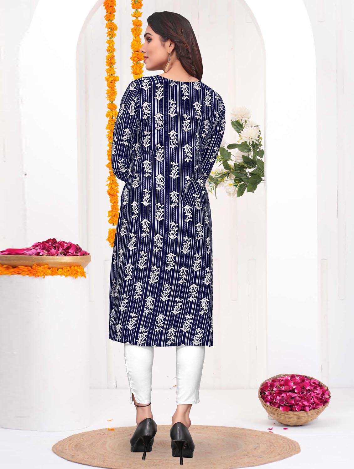 women printed three quarter sleeve straight kurta - 21965974 -  Standard Image - 3