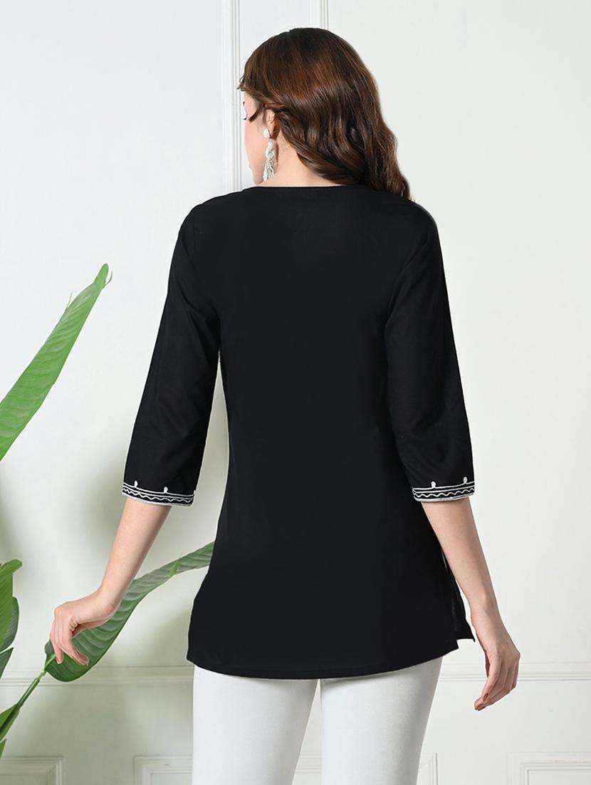 women embroidered three quarter sleeve straight kurta - 21966082 -  Standard Image - 3