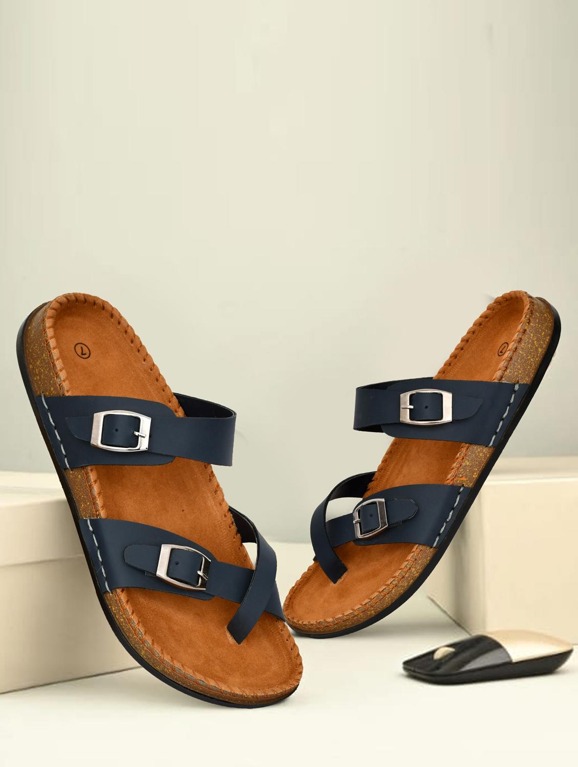 men solid toe separator sandal - 21966208 -  Zoom Image - 0