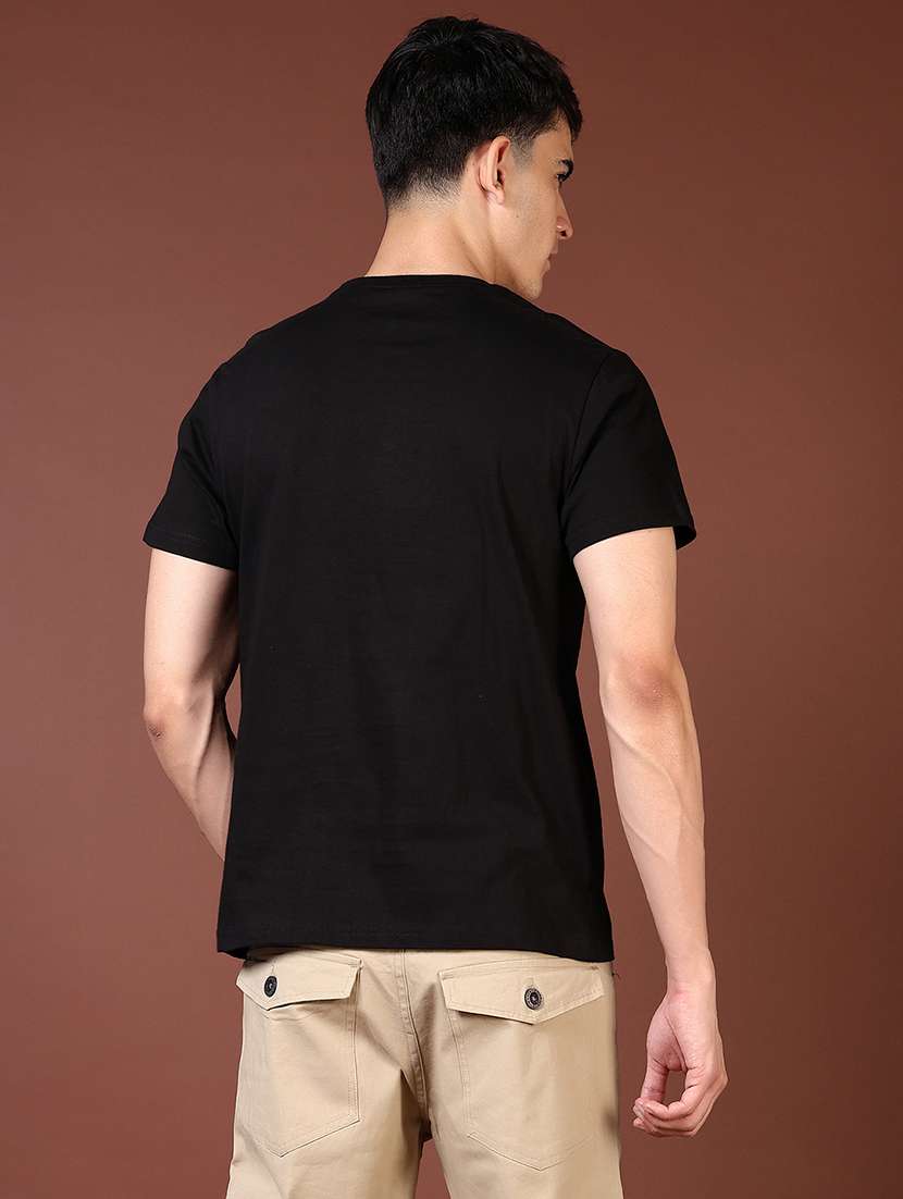 Men Solid Round Neck Regular Fit T-shirt - 21966557 -  Standard Image - 3